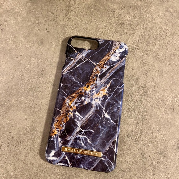 iPhone 8 Plus Cases - Picture 4 of 4
